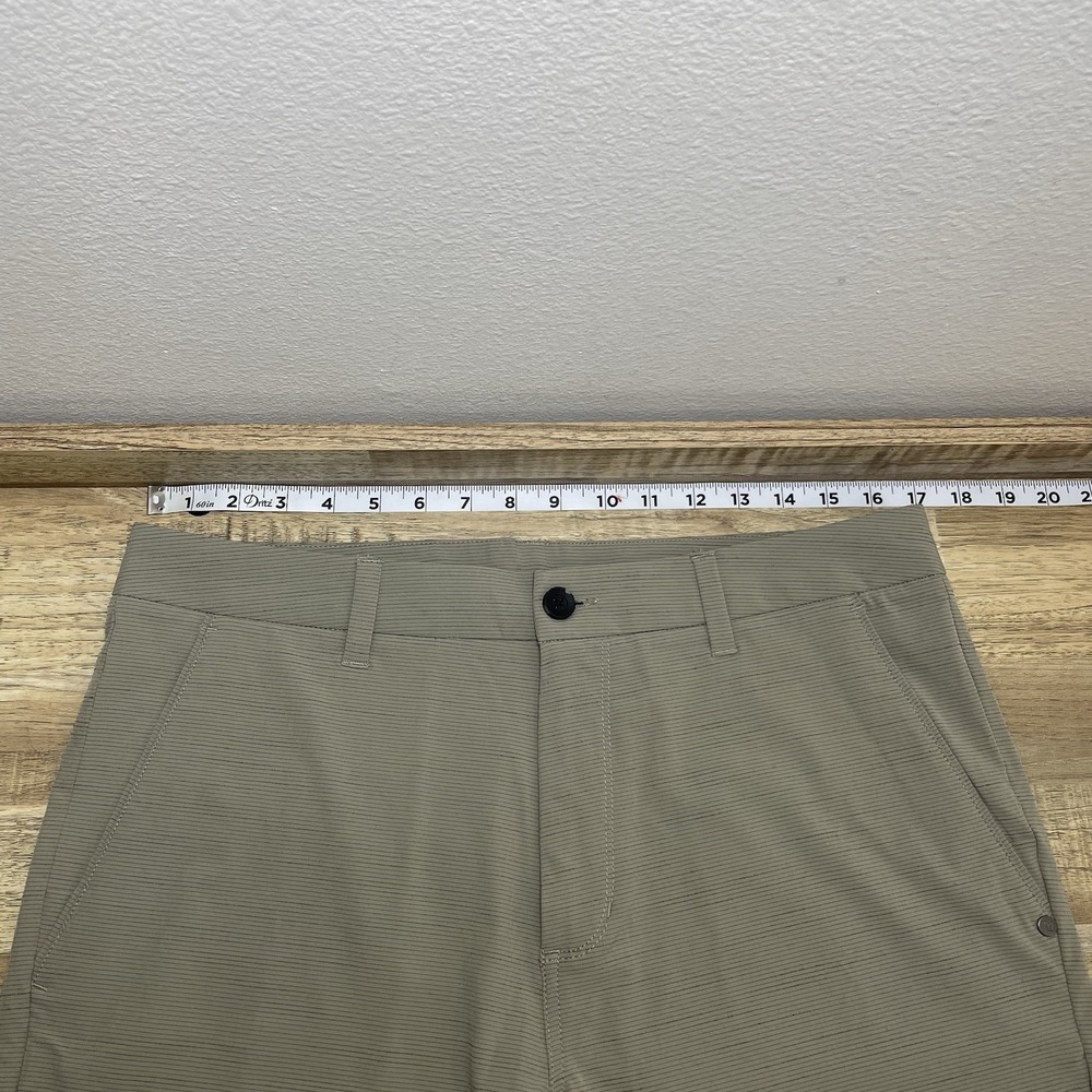 Vuori Meta Chino Shorts Men 32 Grey Striped‎ 8" Inseam Wicking 4 Way Stretch EUC - Picture 5 of 6